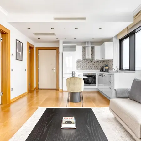 Short Or Long In * イスタンブール